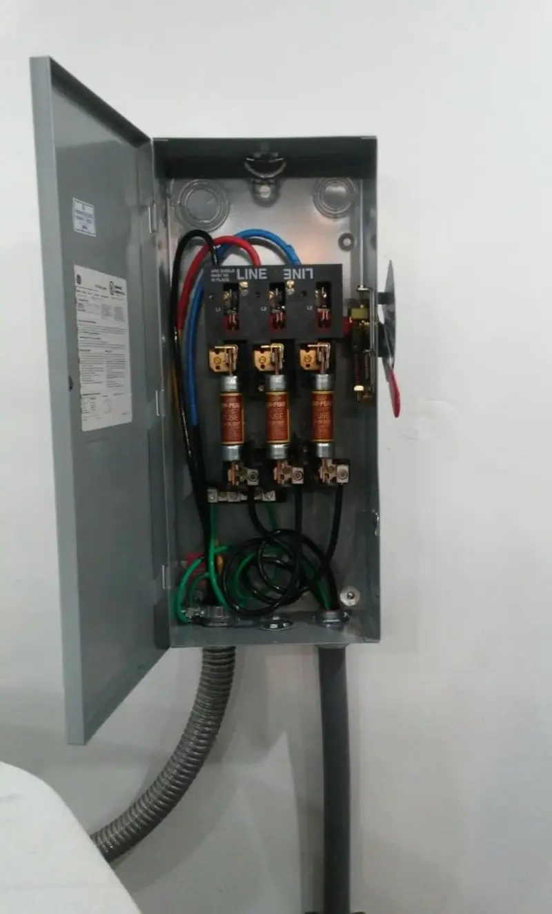 Three-phase disconnect switch installed for Electrical Wiring & Rewiring in Lemoore